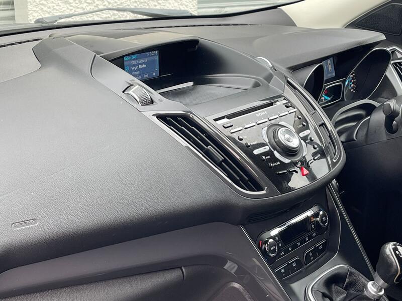FORD KUGA