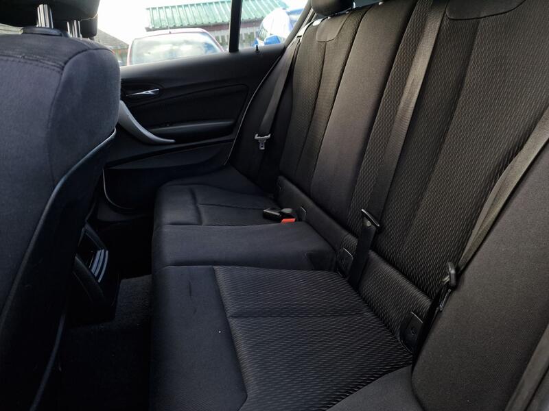 BMW 1 SERIES