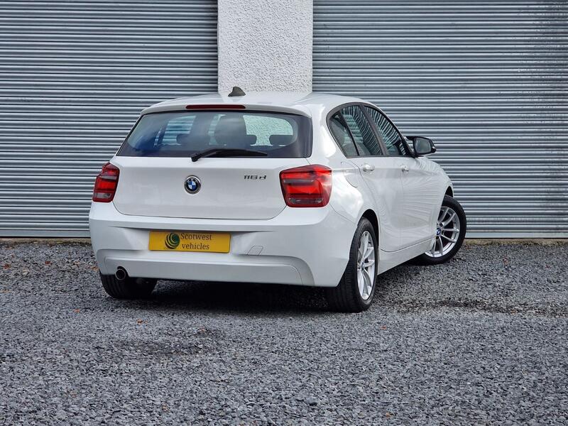 BMW 1 SERIES