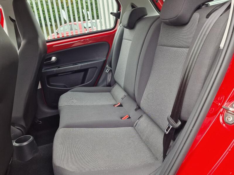 VOLKSWAGEN UP