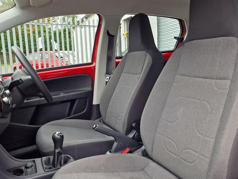 VOLKSWAGEN UP