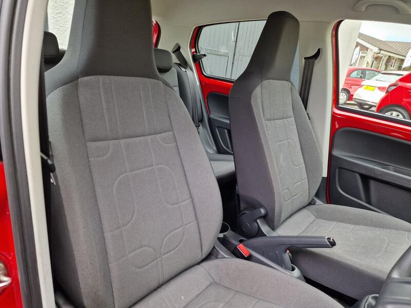 VOLKSWAGEN UP