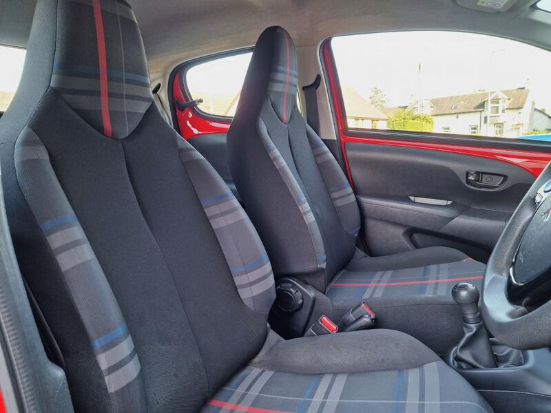 PEUGEOT 108
