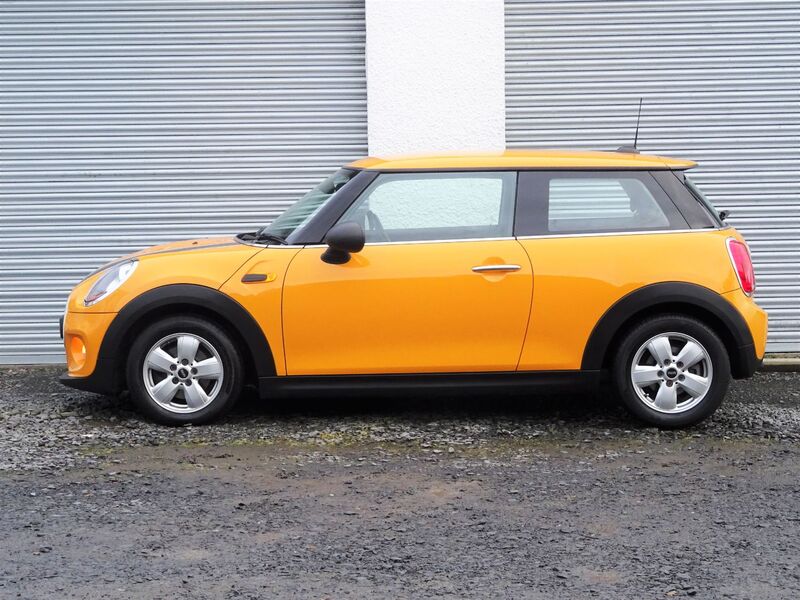 MINI HATCH