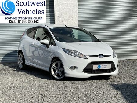 FORD FIESTA TITANIUM